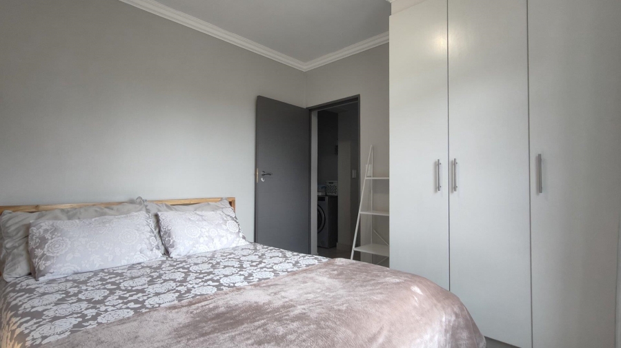 6 Bedroom Property for Sale in Island View Western Cape